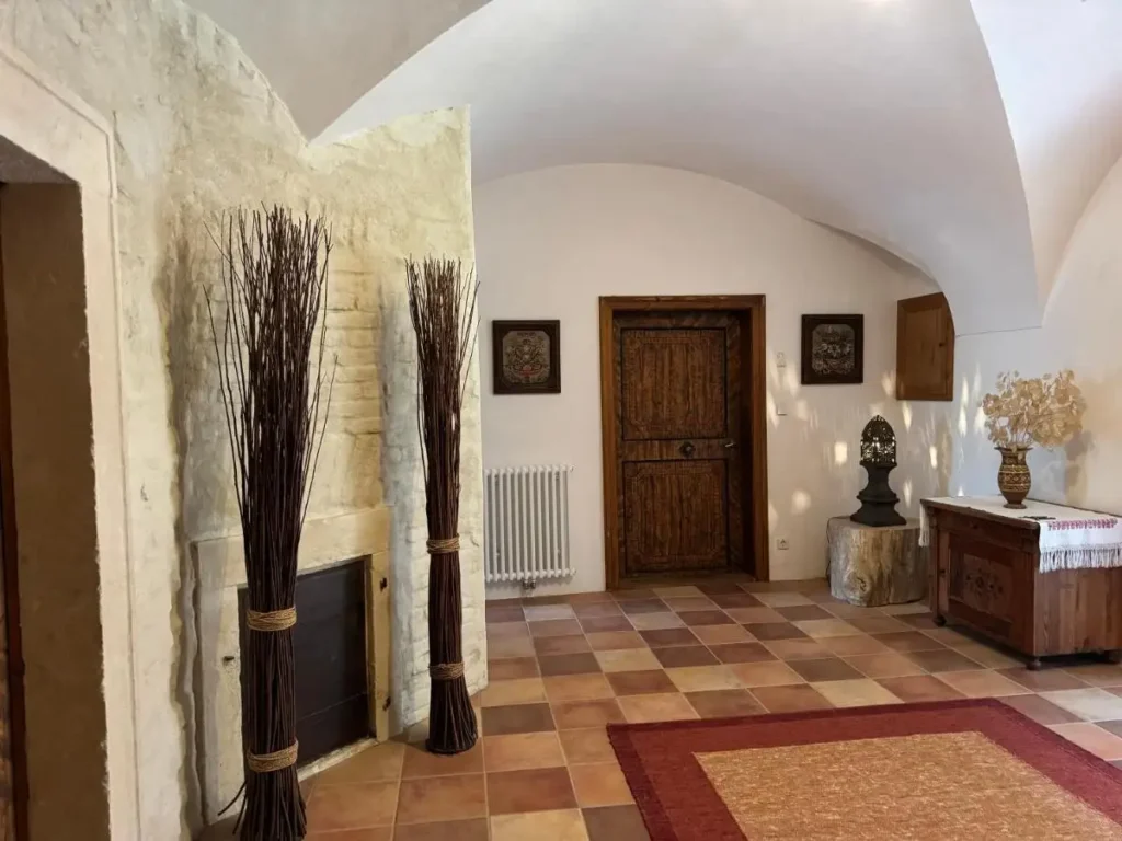 Hotelflur mit Gewölbedecken im Schloss Schrattenthal
